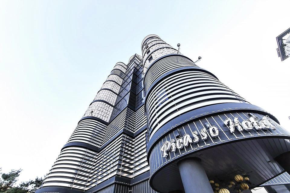 호텔 피카소 (Hotel Picasso)
