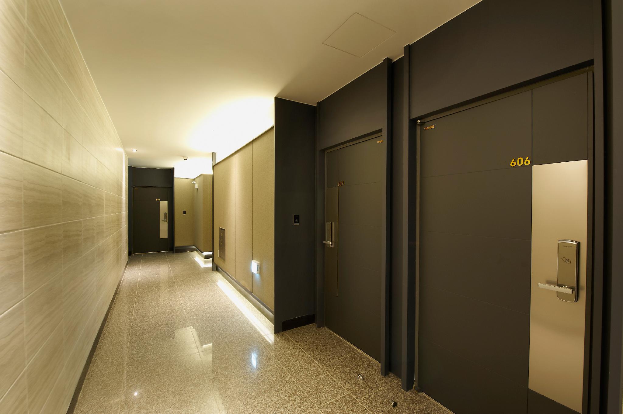 호텔 B (Hotel B)