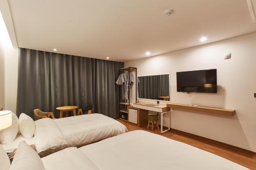 평창 호텔 더 마루 (Pyeongchang Hotel The Maru)