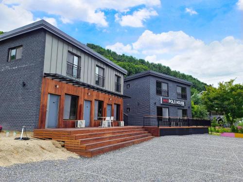 가평 폴로하우스 (Gapyeong Polo House Pension)