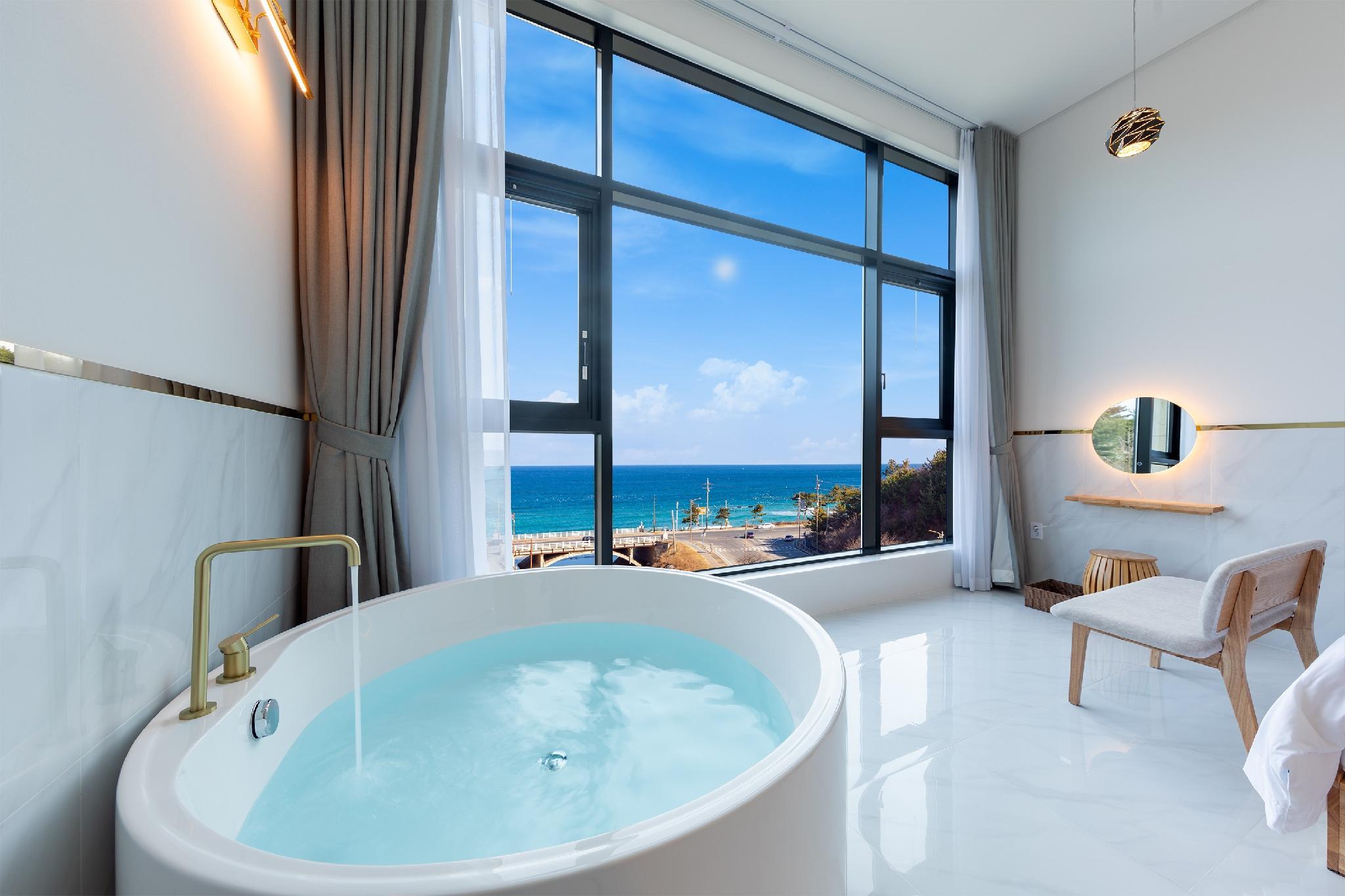 투데이 경포 오션뷰 펜션 (Today Gyeongpo Oceanview Pension)