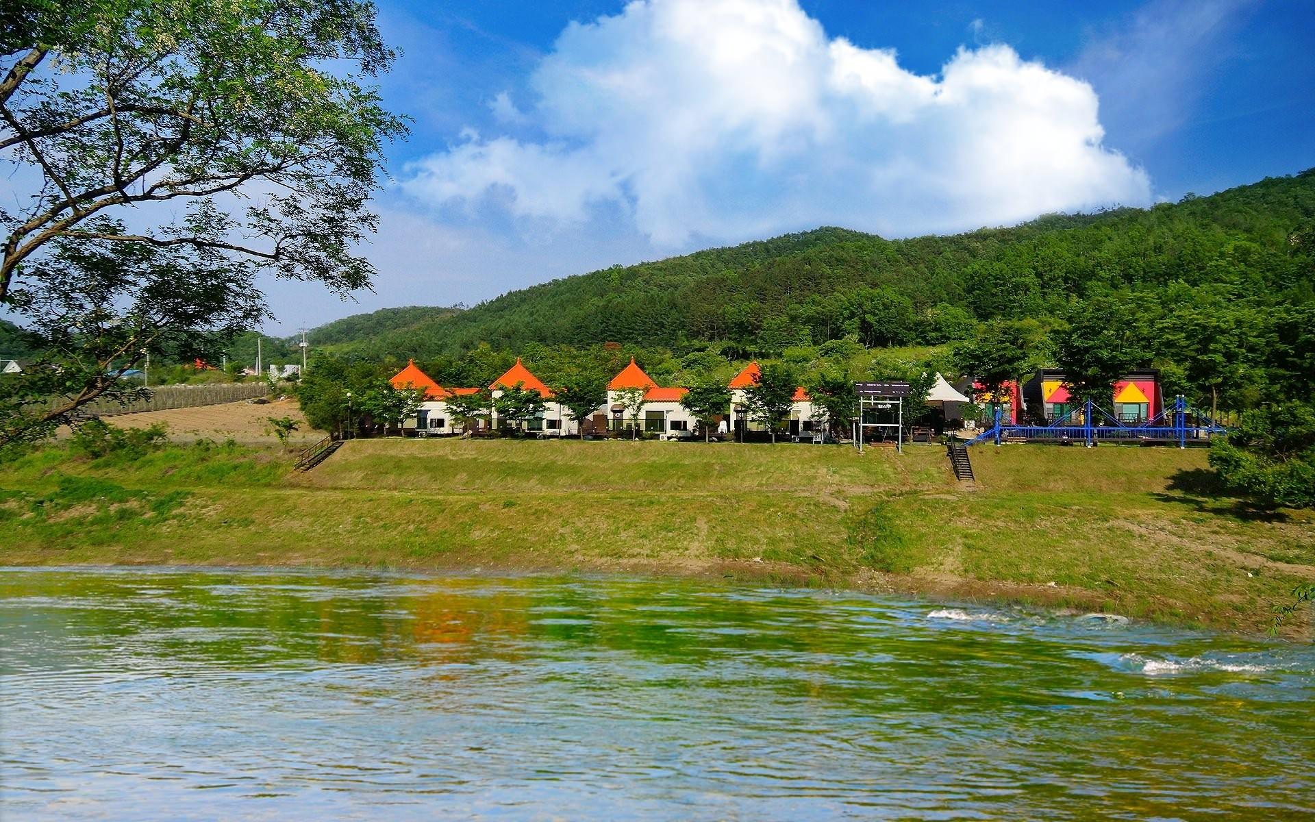 크레파스 펜션 (ceongju keurepaseupensyeon)