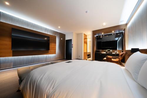 루아 프리미엄 무인호텔 (LUA PREMIUM Drive-In Hotel)