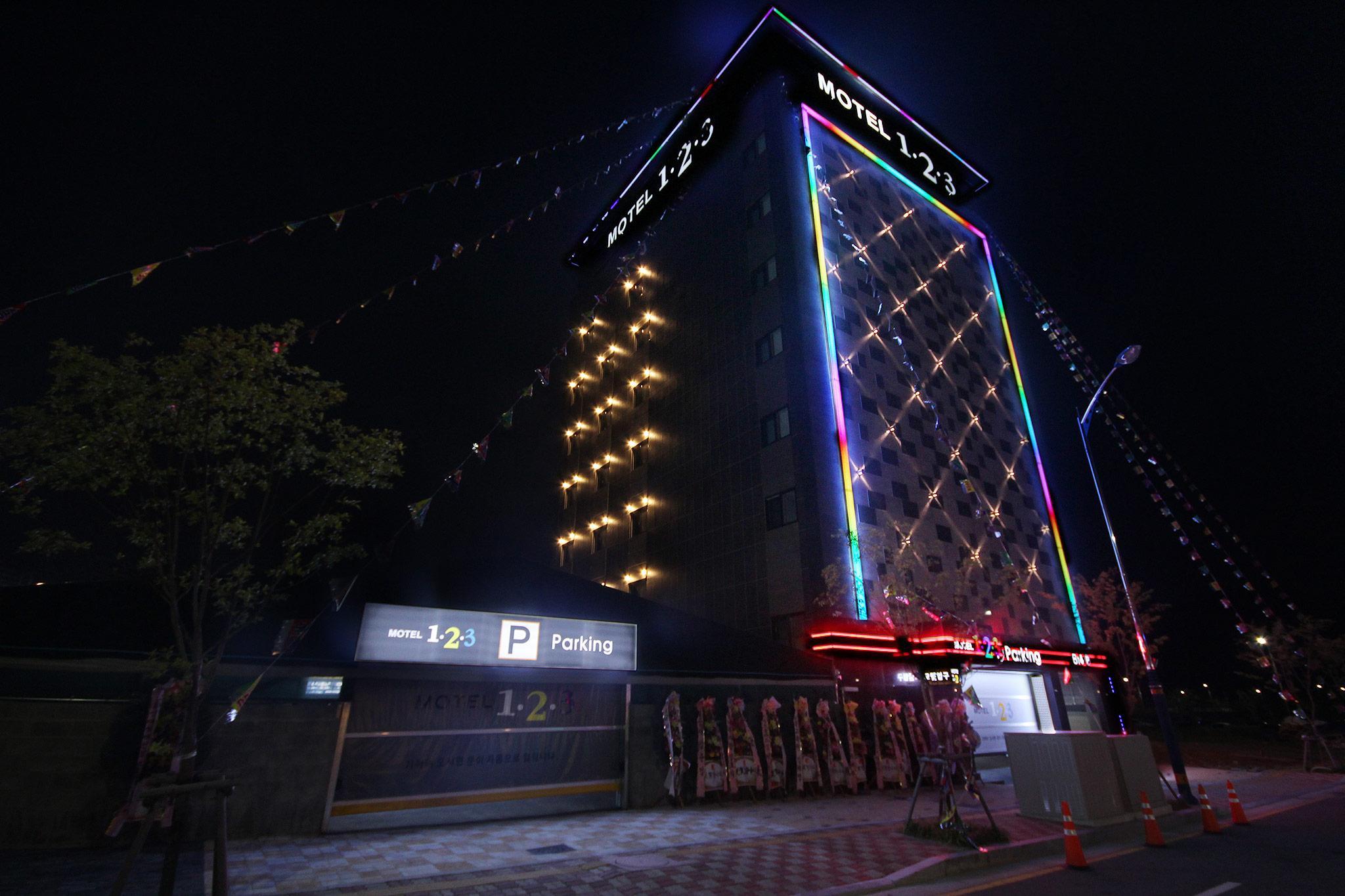 모텔 1.2.3 (Ulsan KTX Station 1.2.3)