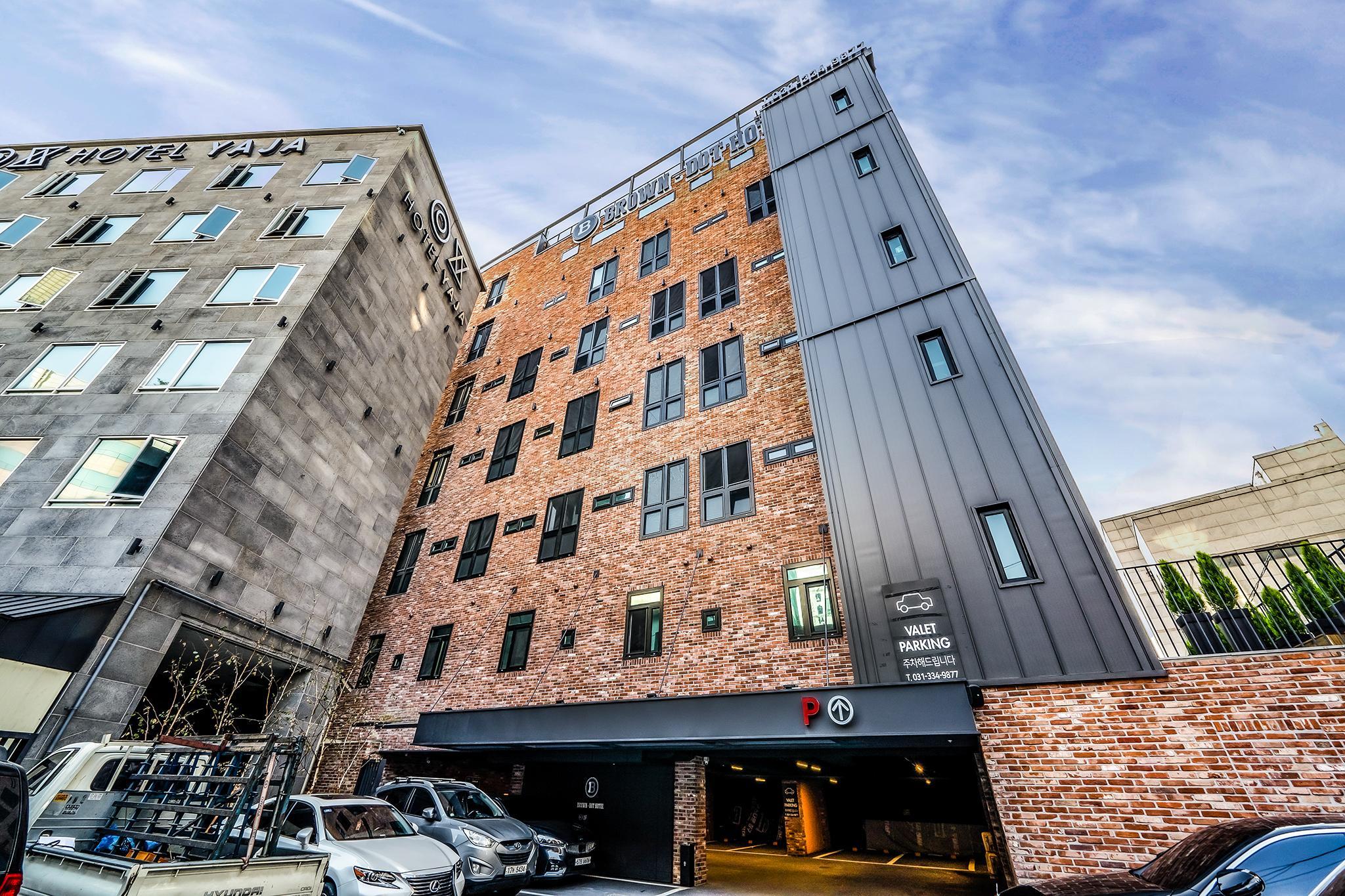 용인 브라운도트 용인점 (Yongin Brown Dot Yongin Branch)