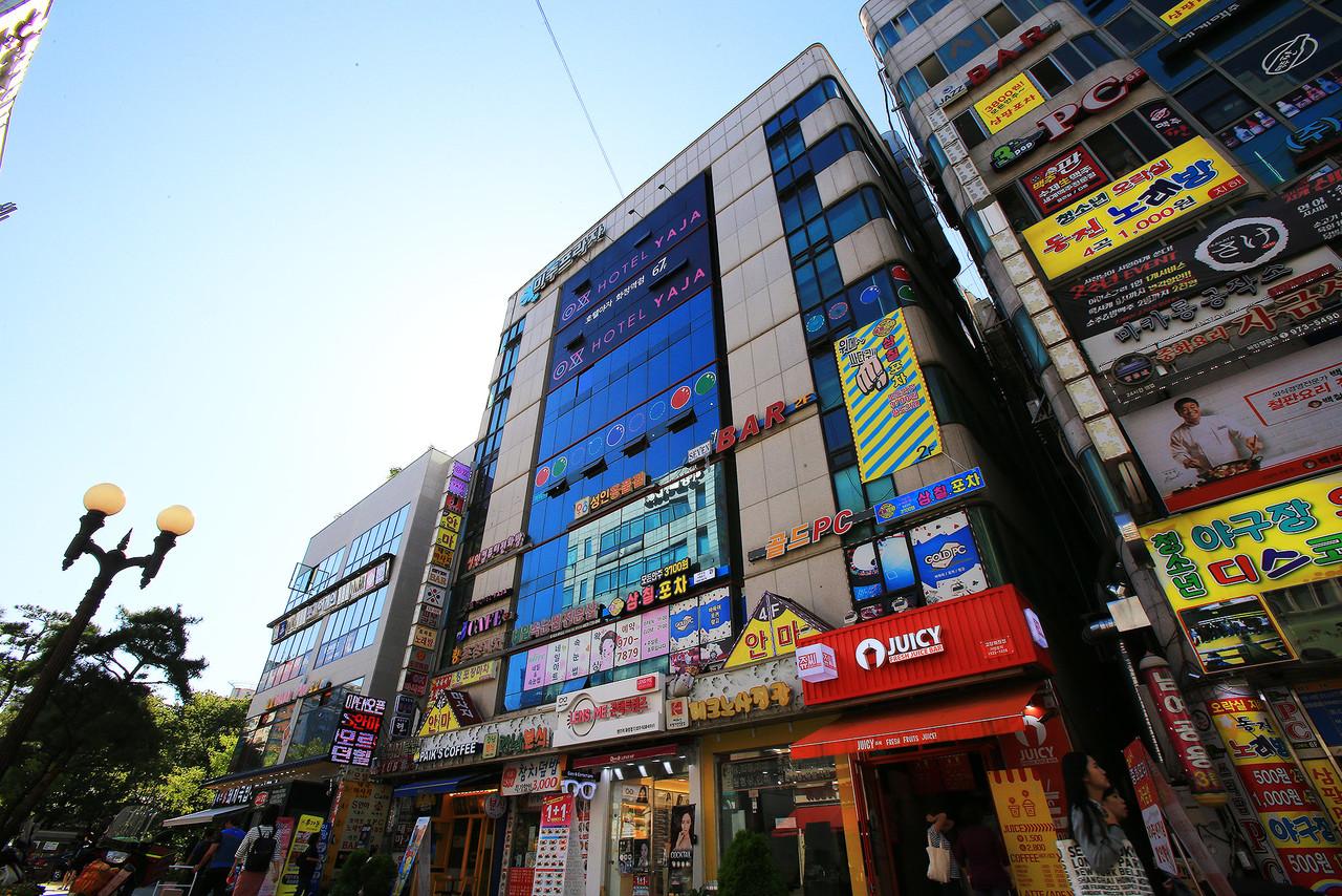 호텔야자 화정역점 (Hotel Yaja Hwajeong Station)