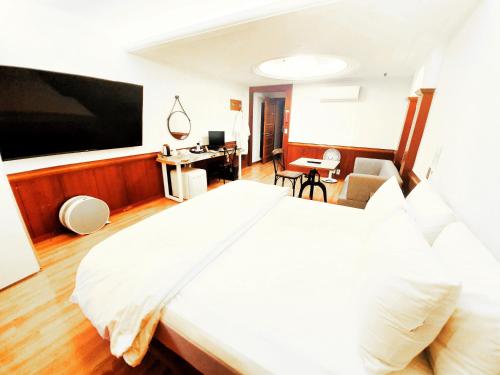유니드 비즈니스 호텔 (Uneed Business Hotel)