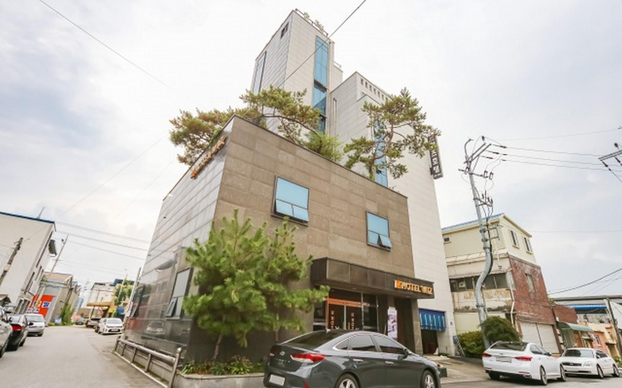 영주 호텔 위즈 (Yeongju Wiz Hotel)