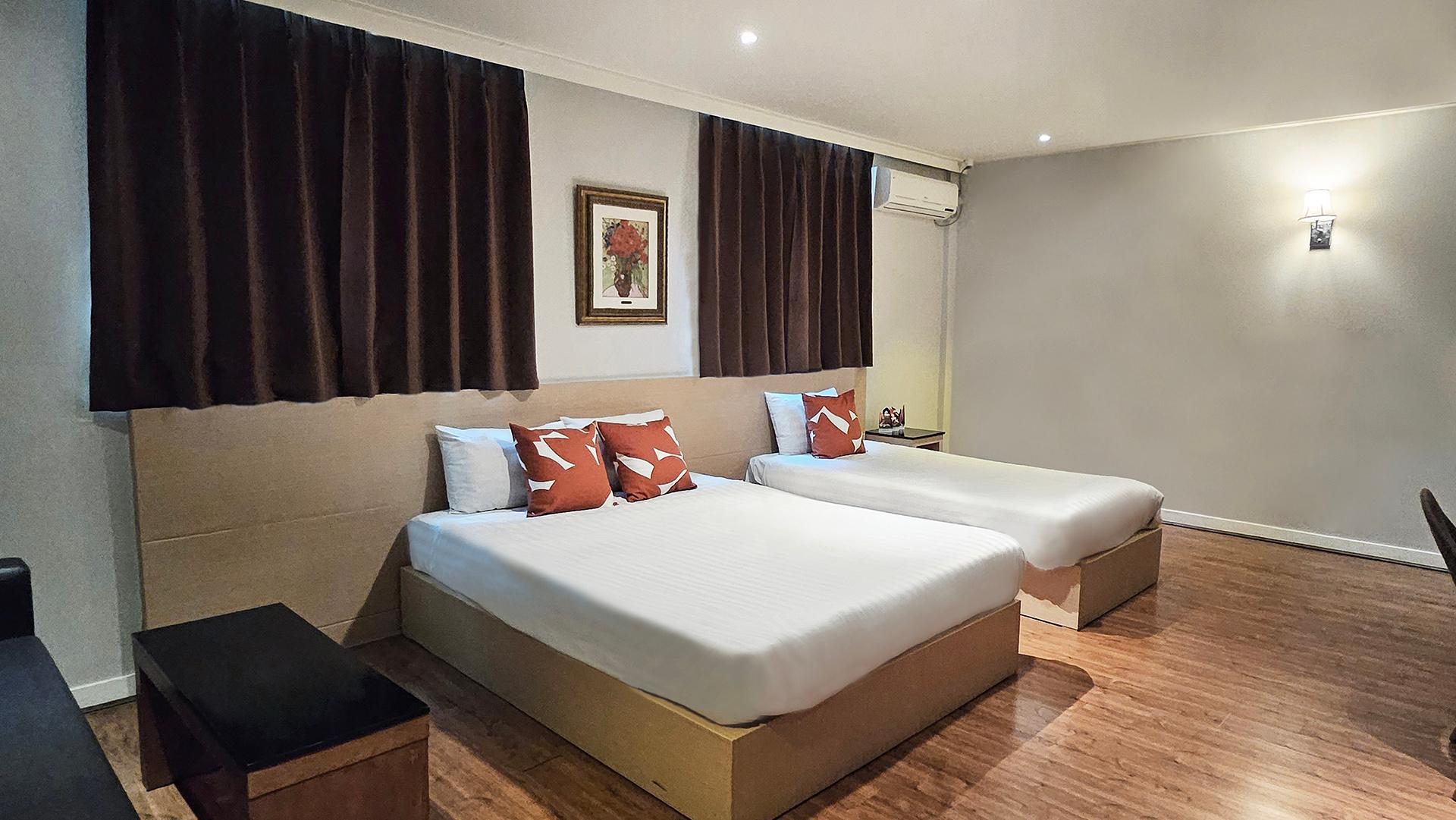 전주 풍남 가족호텔 (구 풍남관광호텔) (Jeonju Pungnam Family Hotel (Former name Pungnam Tourist Hotel))