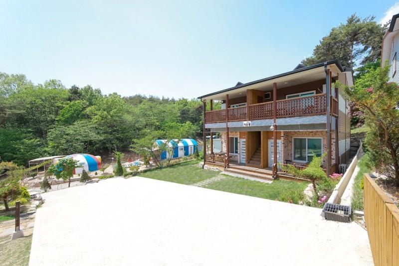 예산 산마루펜션 (Yesan Sanmaru Pension)