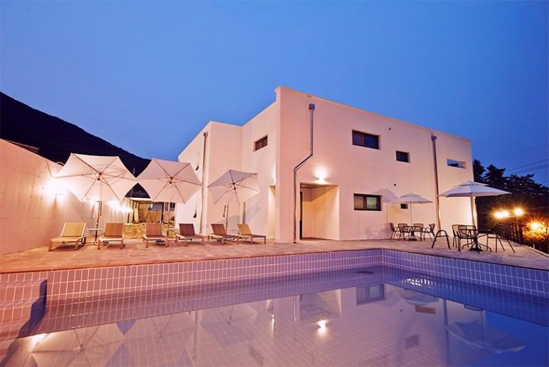 완도(보길도) 블랙스톤펜션 (Wando (Bogildo) Blackstone Pension)