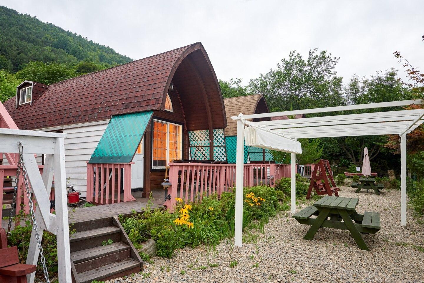 대화면의 프라이빗 하우스 (50m², 침실 1개, 프라이빗 욕실 1개) (D. 소나무(복층,독립된 캐빈형 객실))