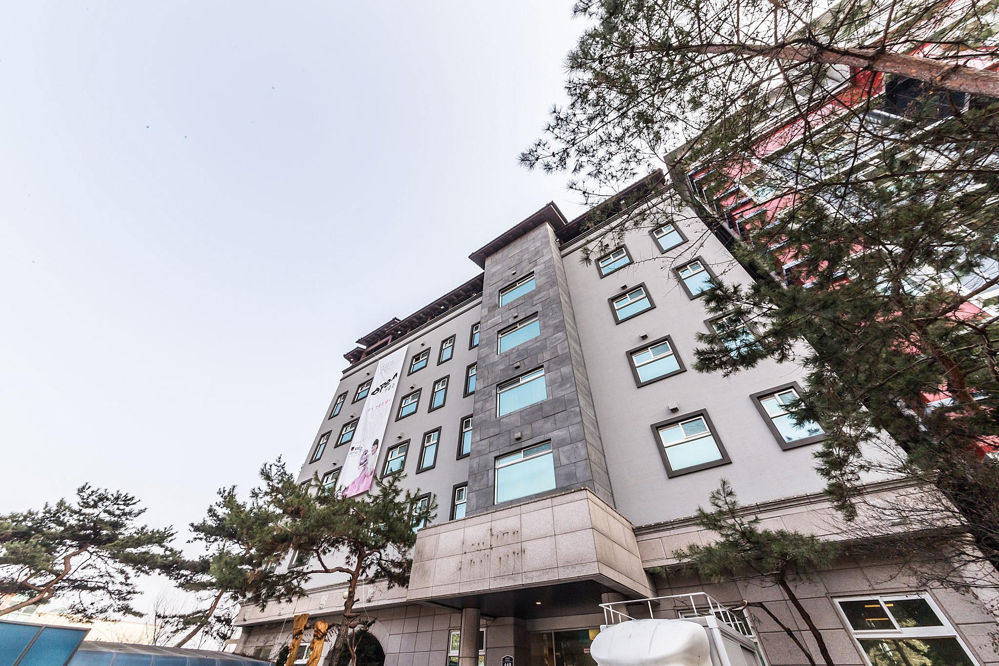 파주 마루 호텔 (Paju Maru Hotel)