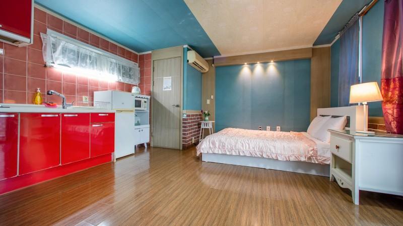 강화 석모도 풍차마을펜션 (Ganghwa Seongmodo Windmill Village Pension)