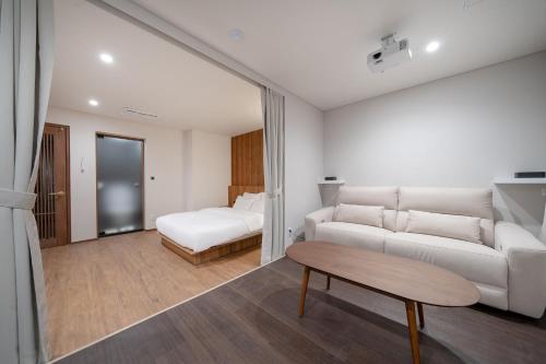 호텔 동탄 바이 코지 (Hotel Dongtan by Cozy)