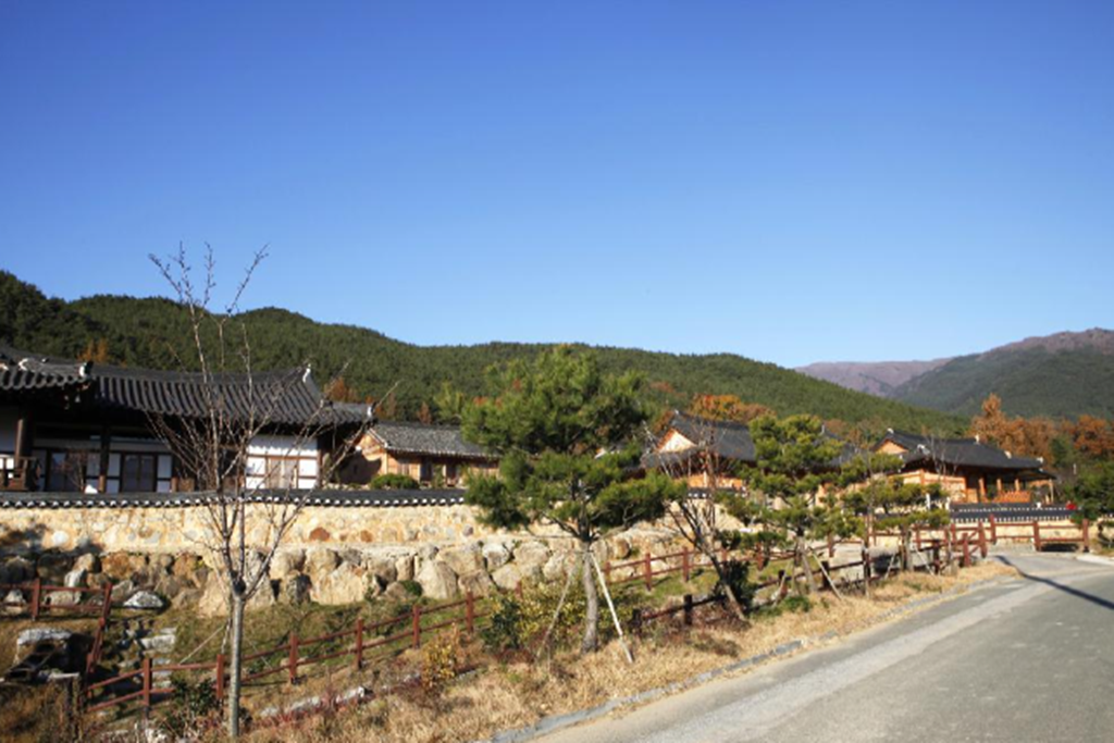 구례 운조루막둥이 한옥스테이 (Gurye Unjoru Makdungi Hanok Stay)