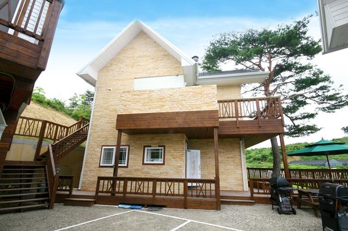 Sea and Pine Pension