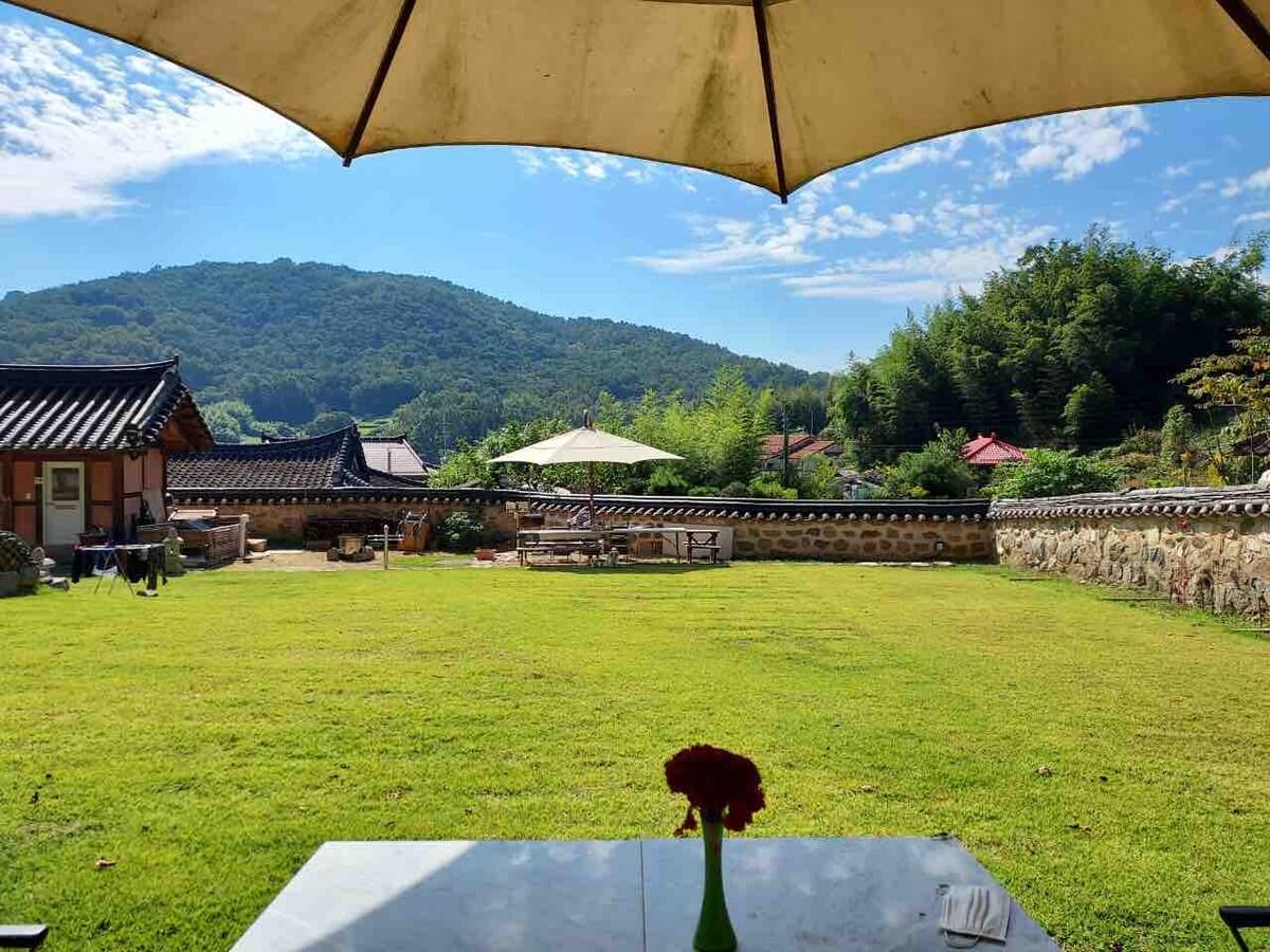 담양군의 프라이빗 하우스 (50m², 침실 1개, 프라이빗 욕실 1개) (D담양지방문화재180호 김선기가옥   망인당 고택에서 420년전 시간과 자연을 느껴보세요!)