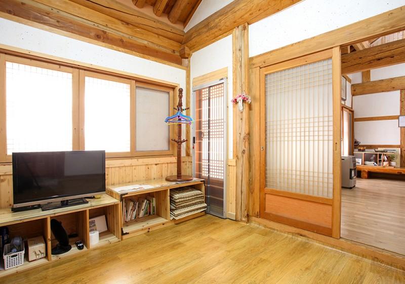 해남 함박골큰기와집펜션 (Haenam Hambakgolkeunggigiwajip Pension)