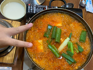 더애월 흑돼지김치찌개두루치기 전문점 본점