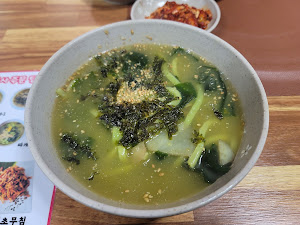 태양식당, 따개비칼국수, 오징어초무침