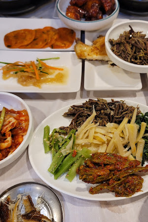 향나무집 식당