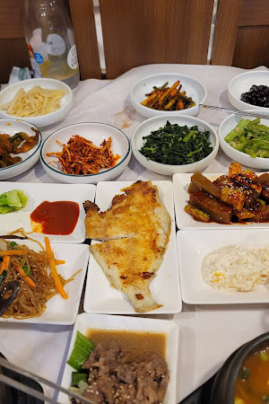 향나무집 식당