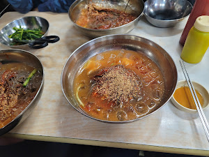화평동 할머니 세수대야냉면