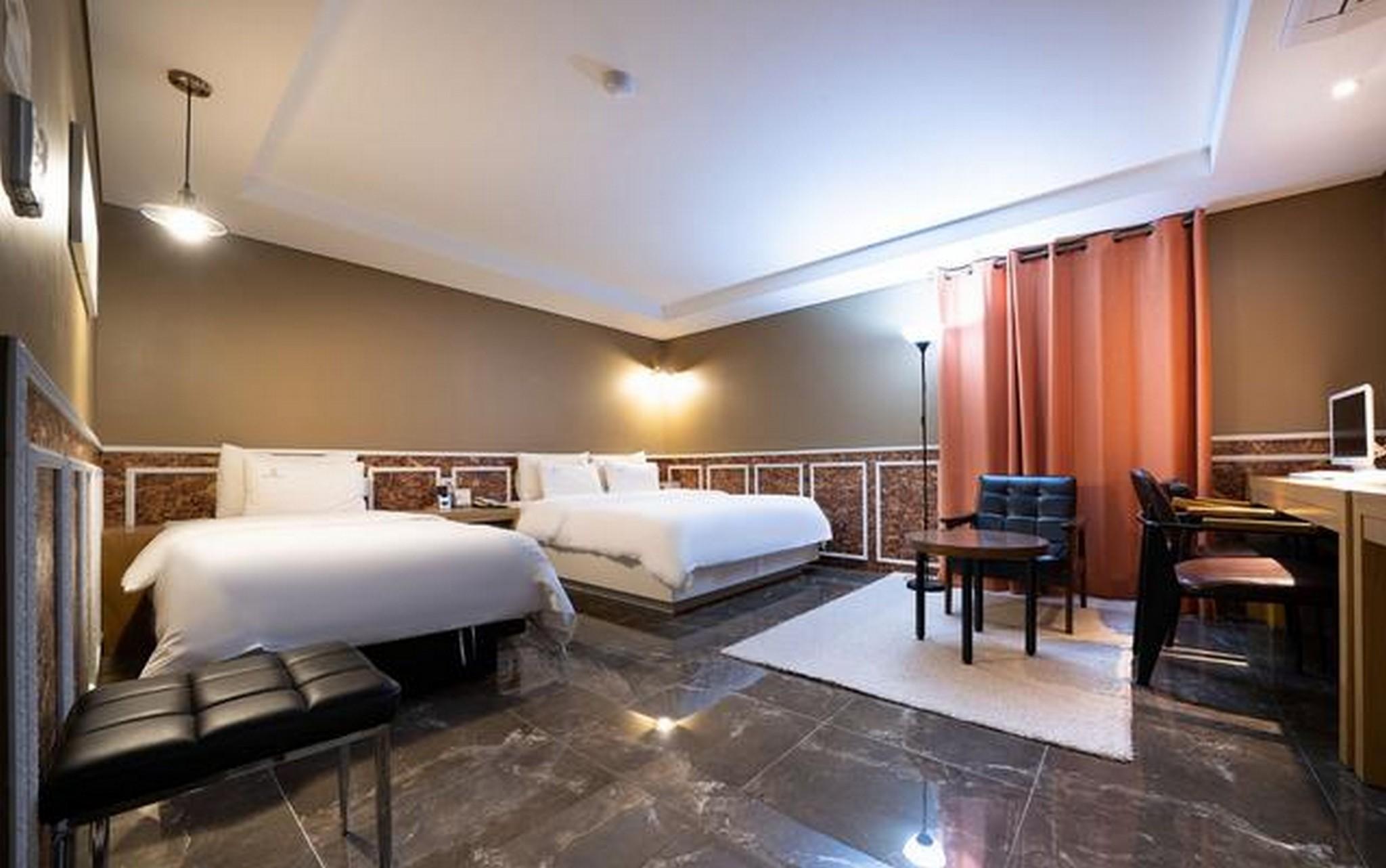 안산 퀸즈 호텔 (Ansan Queens Hotel)