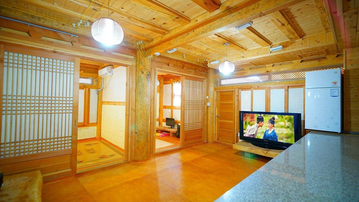 금원당 (Jeonju Keumwondang Hanok Pension)
