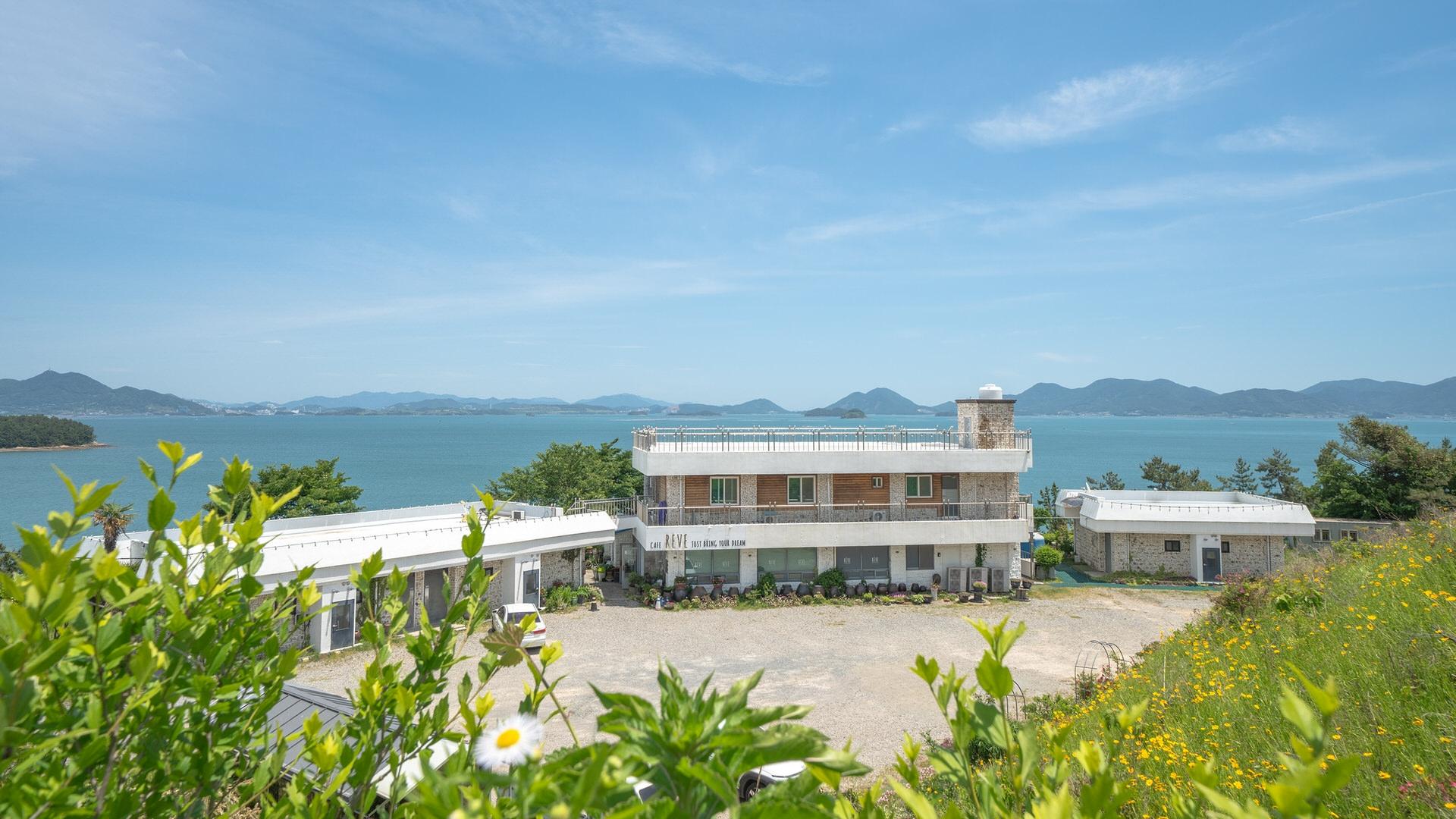 yeosu rebeu ocean view pension