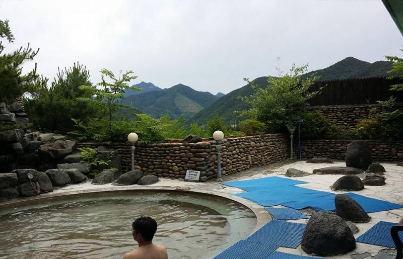 괴산 마운틴밸리휴펜션 (Goesan Mountain Valley Hue Pension)