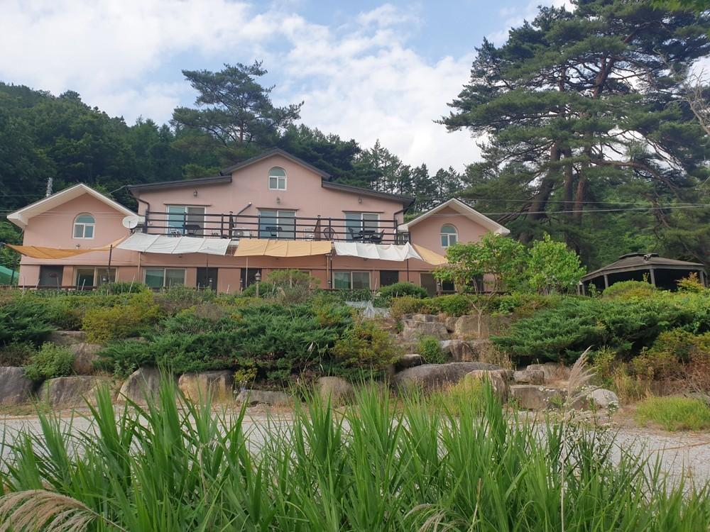 별마중 펜션 (Byulmajung Pension)