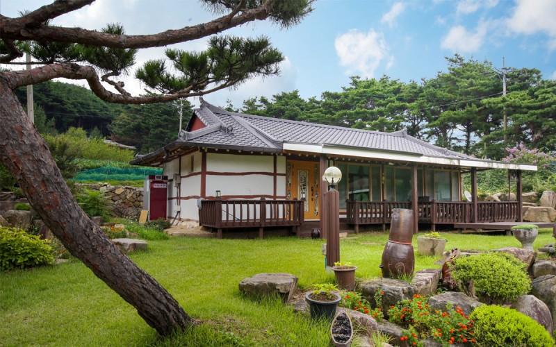 예산 숲속펜션 (Yesan Forest Pension)