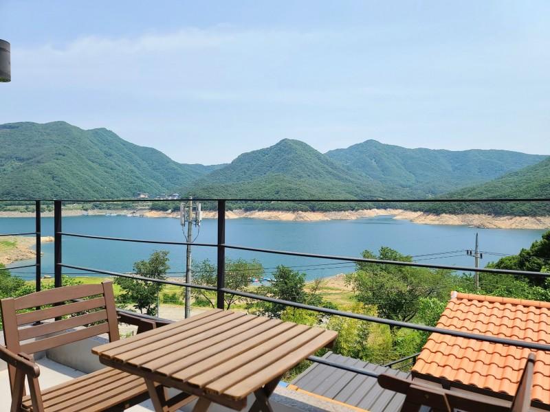 충주 낭만스케치펜션 (Chungju Romantic Sketch Pension)