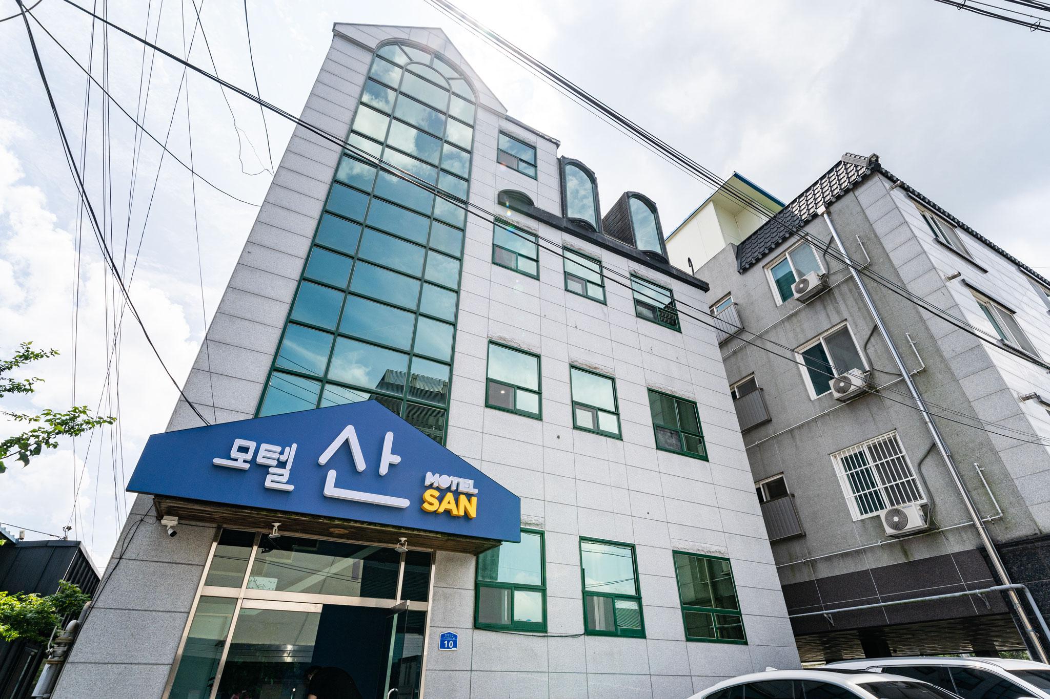 공주 모텔 산 (Gongju Motel SAN)