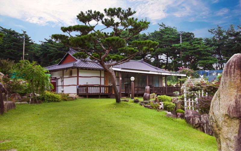 예산 숲속펜션 (Yesan Forest Pension)