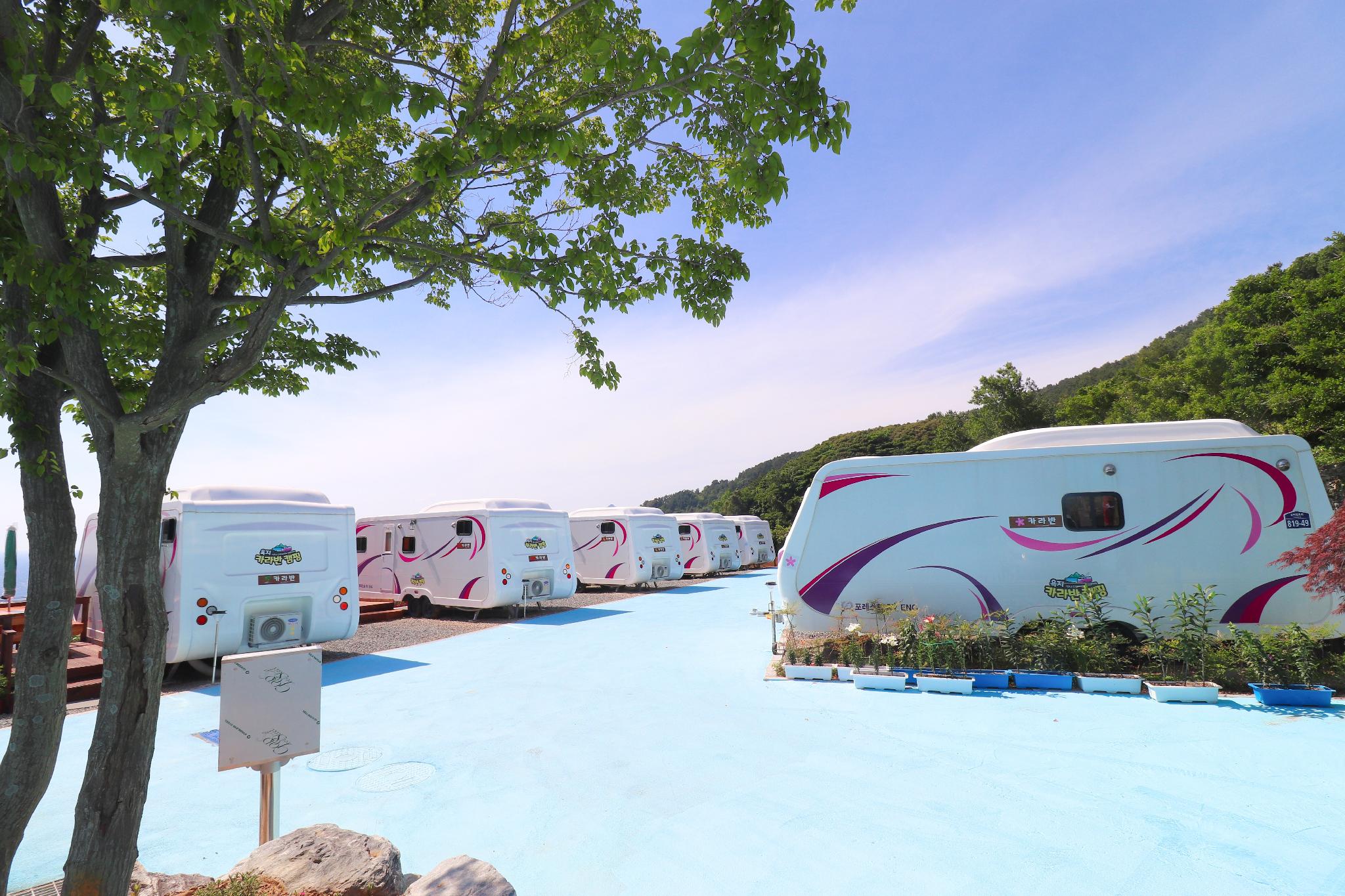 관광농원카라반캠핑장 (Tourist Farm Caravan Camping Site)