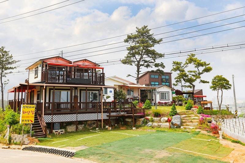 태안(안면도) 곰섬언덕위의하얀집펜션 (Taean White House on Gomseom Hill)