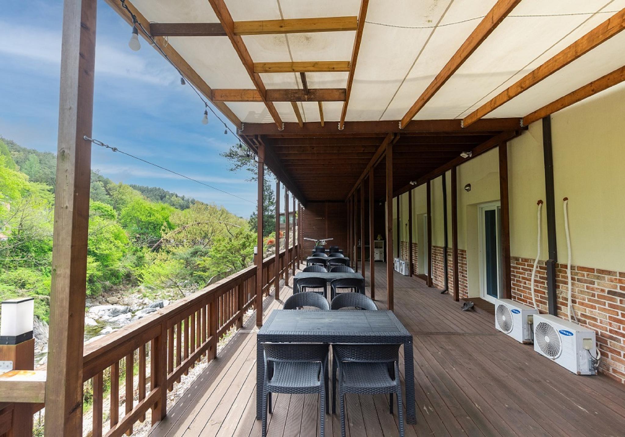 지리산 풍경 펜션 (Jirisan Parkview Pension)