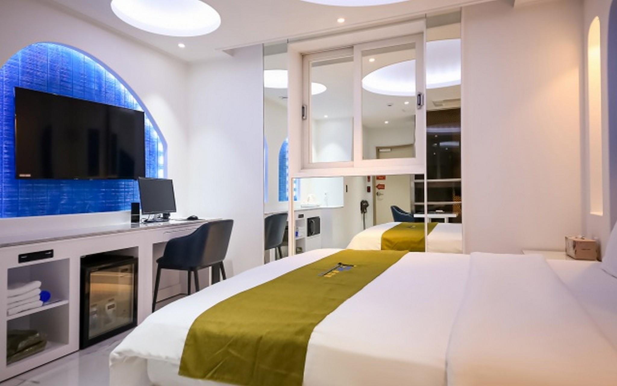 동해 명품 자바무인텔 (Donghae Luxury Java Self Check-in Motel)