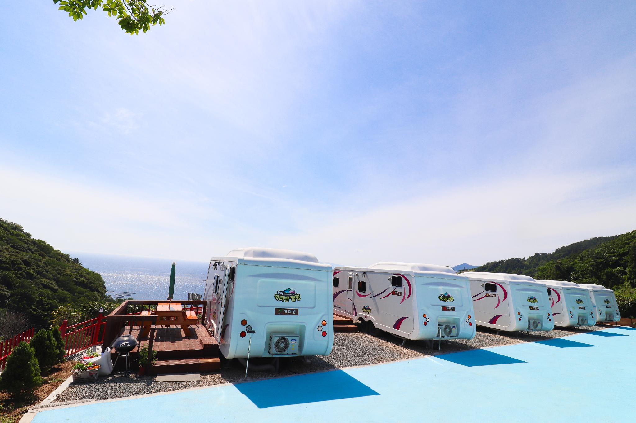 관광농원카라반캠핑장 (Tourist Farm Caravan Camping Site)