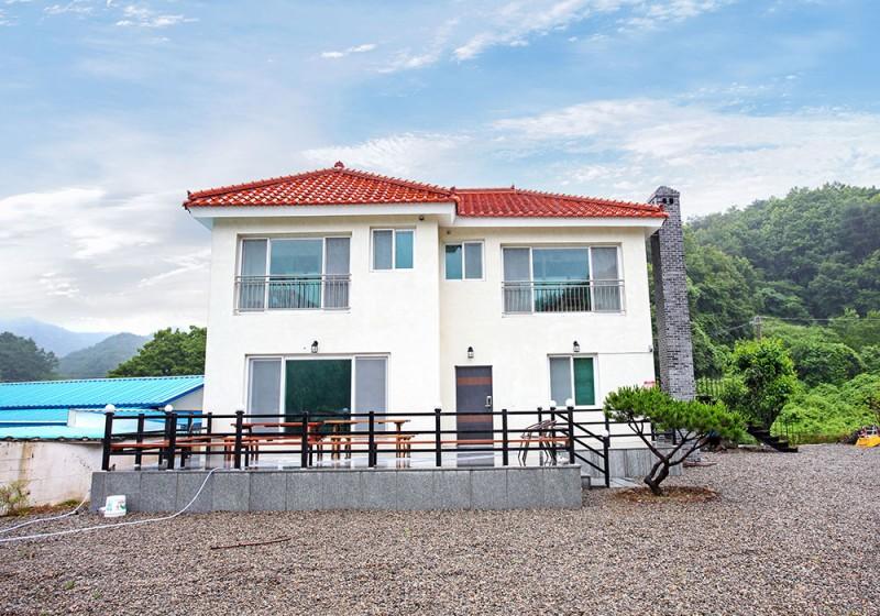 경주 팜스펜션 (Gyeongju Palms Pension)